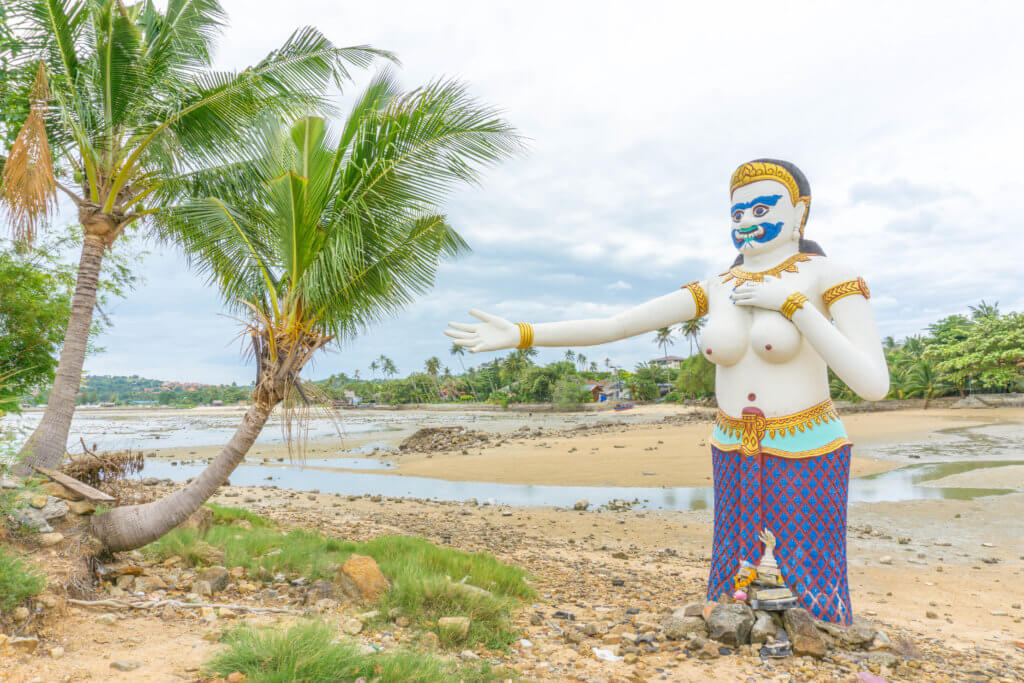 what to see in Koh Samui - art sculptures inspired on the Thai epic poem Phra Aphai Mani