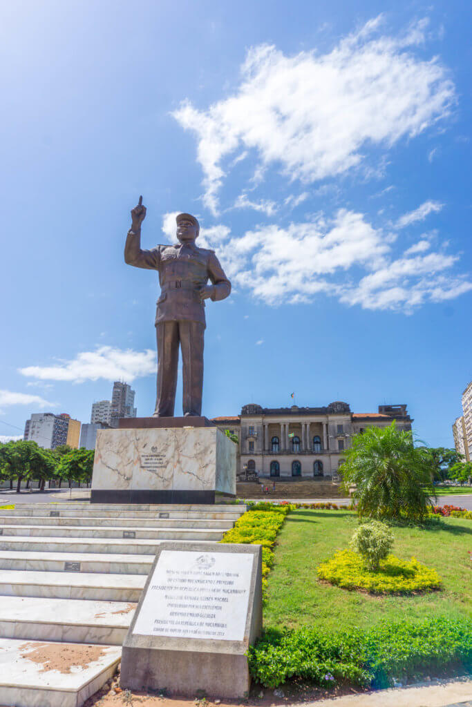 Independence Square - places to visit in Maputo