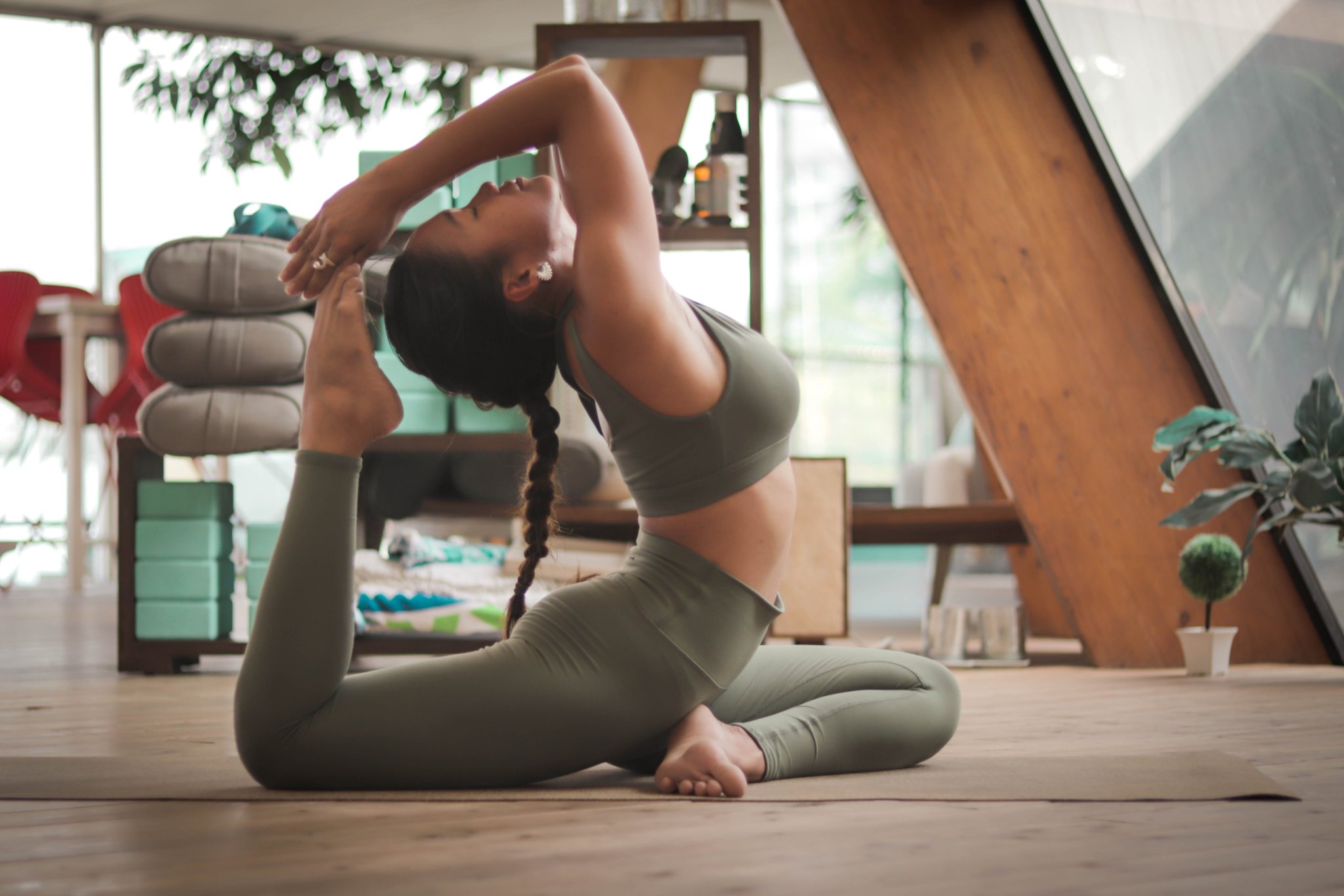 Top 10 Best Online Yoga Teacher Training Programs (2024) The Yogi Wanderer